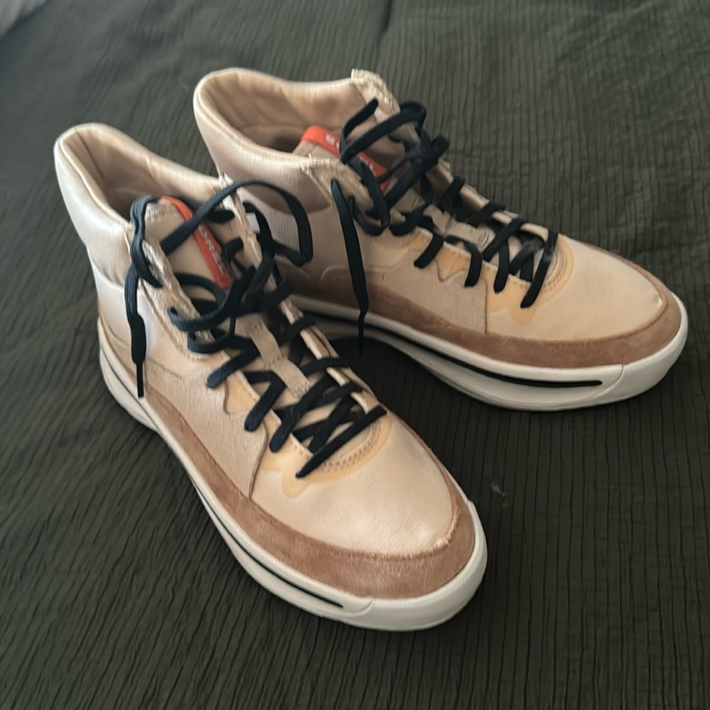 NEW SOREL SHOES